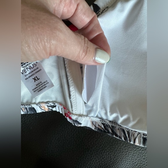 VENUS Black, White and Red Floral Halter Bikini New - Picture 3 of 8